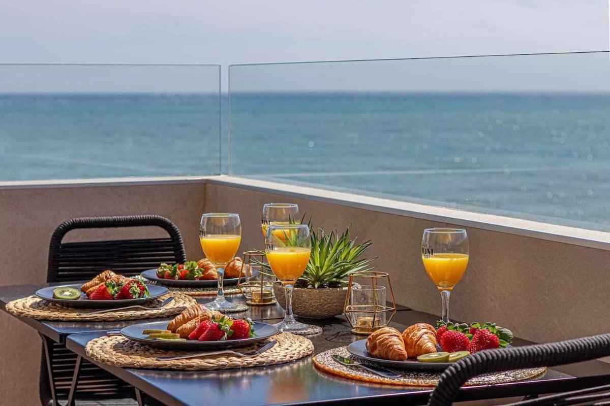 797 Holiday Rentals - Benalbeach- Moderno Piso Para 5 Con Vistas Al Mar Benalmádena Exteriör bild