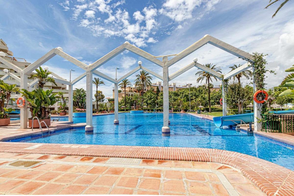 797 Holiday Rentals - Benalbeach- Moderno Piso Para 5 Con Vistas Al Mar Benalmádena Exteriör bild