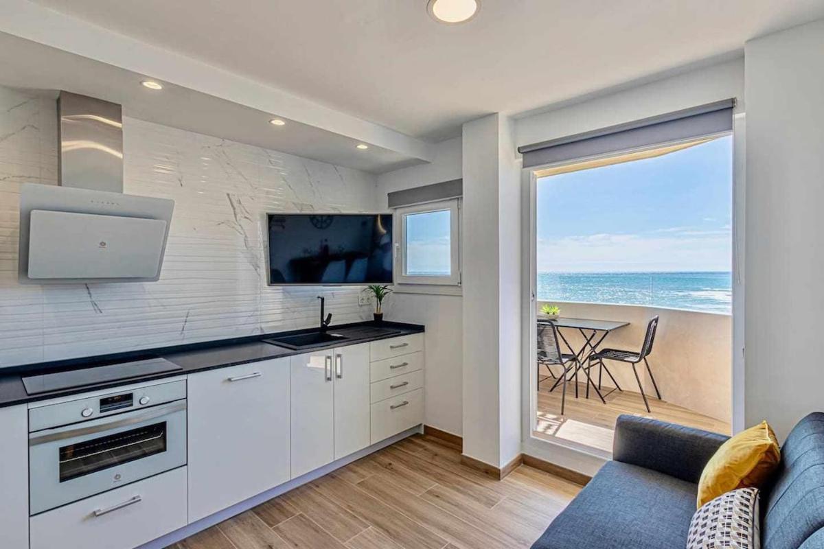 797 Holiday Rentals - Benalbeach- Moderno Piso Para 5 Con Vistas Al Mar Benalmádena Exteriör bild