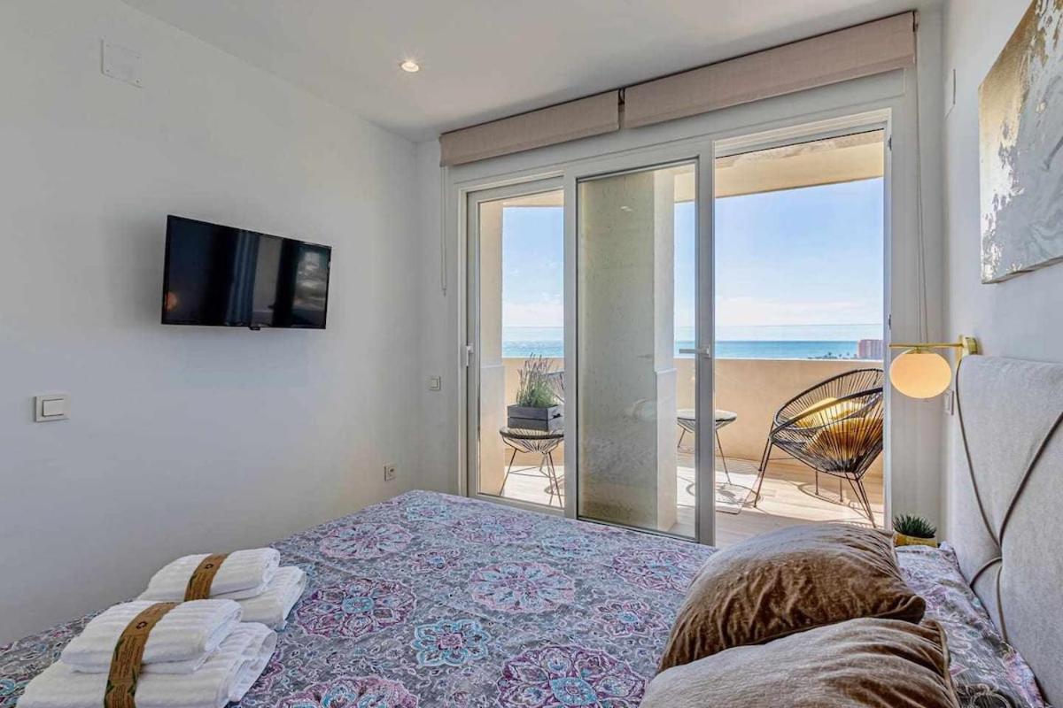 797 Holiday Rentals - Benalbeach- Moderno Piso Para 5 Con Vistas Al Mar Benalmádena Exteriör bild