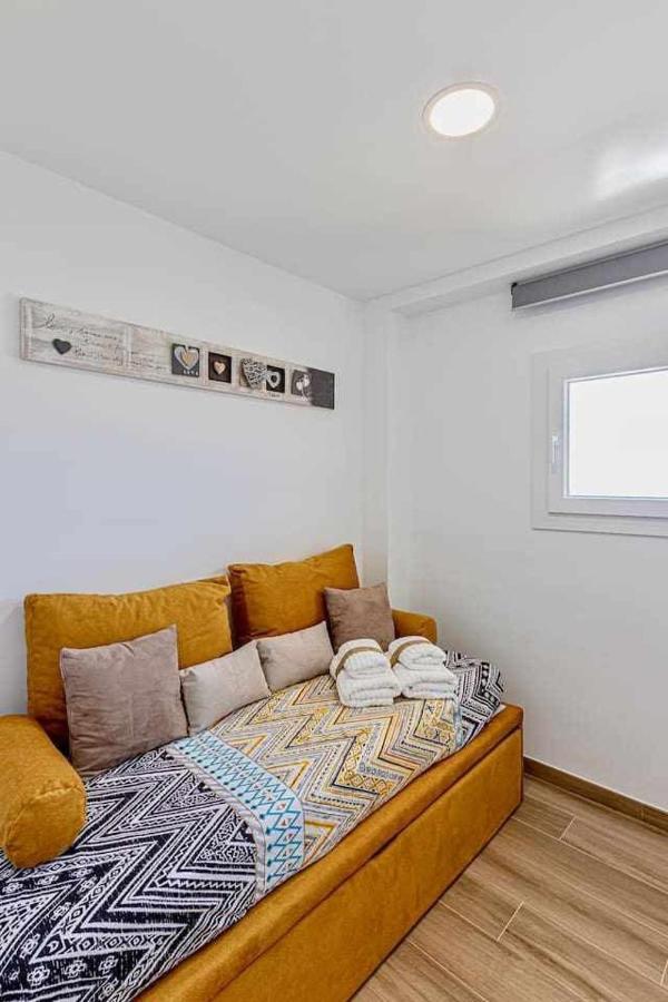 797 Holiday Rentals - Benalbeach- Moderno Piso Para 5 Con Vistas Al Mar Benalmádena Exteriör bild
