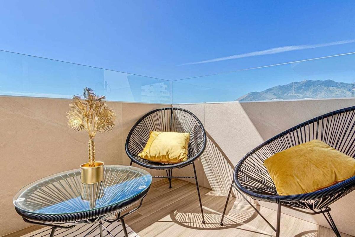 797 Holiday Rentals - Benalbeach- Moderno Piso Para 5 Con Vistas Al Mar Benalmádena Exteriör bild