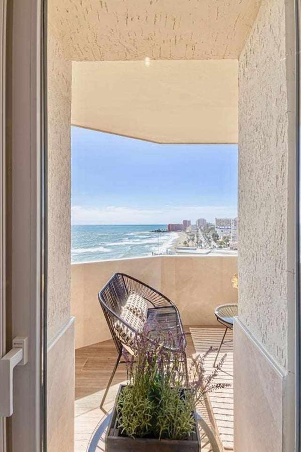 797 Holiday Rentals - Benalbeach- Moderno Piso Para 5 Con Vistas Al Mar Benalmádena Exteriör bild