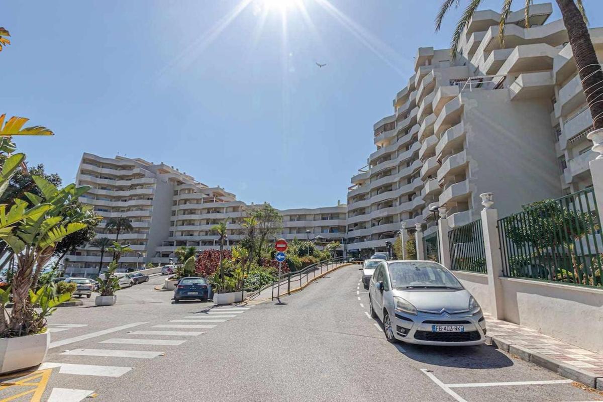797 Holiday Rentals - Benalbeach- Moderno Piso Para 5 Con Vistas Al Mar Benalmádena Exteriör bild